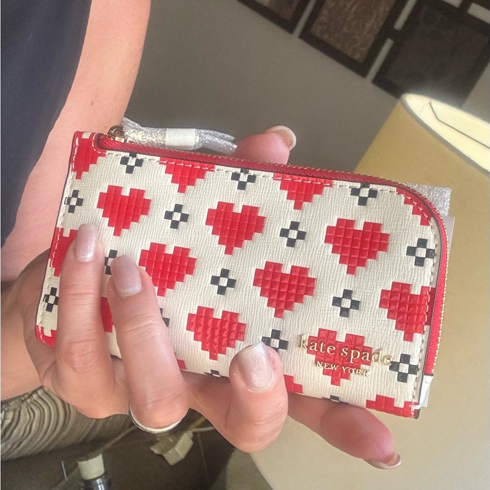 Authentic Kate Spade Cream and Red Heart leather Zip/Snap Wallet/ID